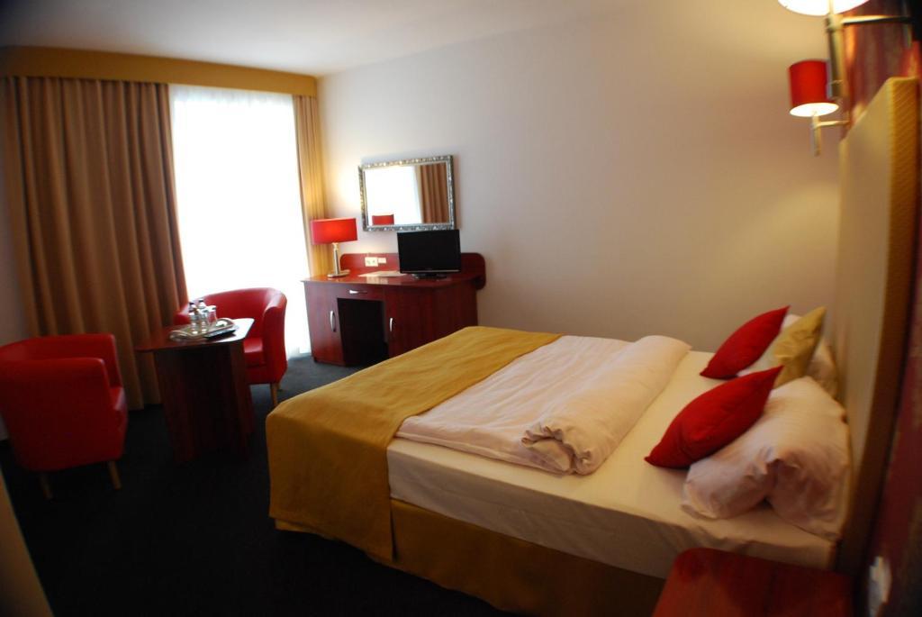 Amigo Hotel Sulejówek Zimmer foto